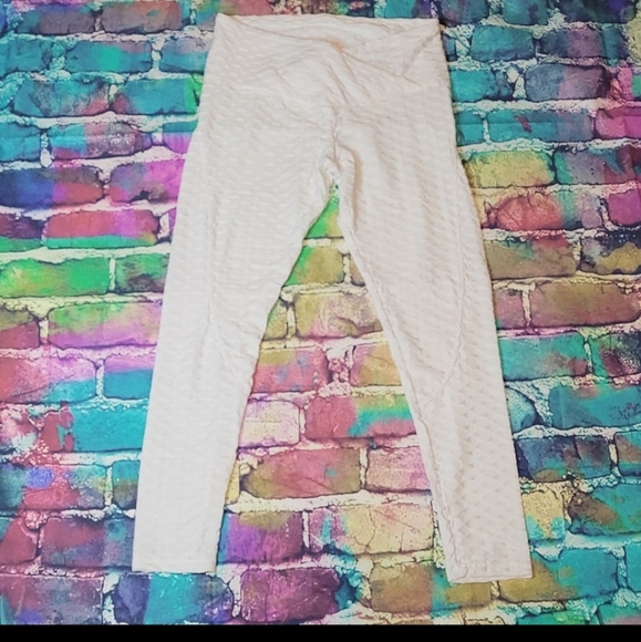 Honeycomb Scrunch Butt Legging - Picture 3 of 9